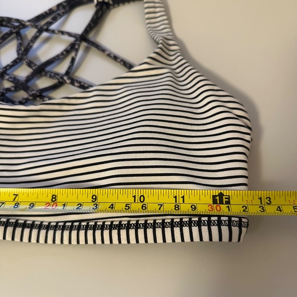 Lululemon Free To Be Bra (Wild) Sports Bra in Black and White Stripe | Size 6 - Picture 5 of 6
